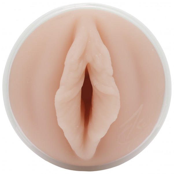  Fleshlight Girls: Elsa Jean Tasty