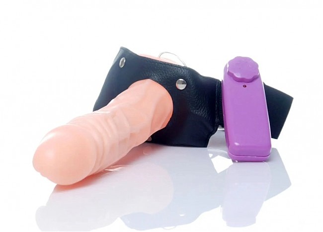     BOSS — Adrian Hollow Strap-on vibrating, BS4600009