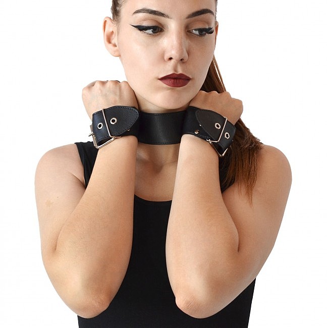       Art of Sex — Bondage Collar with Handcuffs
