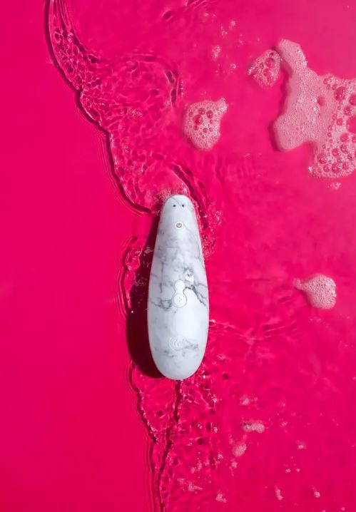    Womanizer Marilyn Monroe White Marble