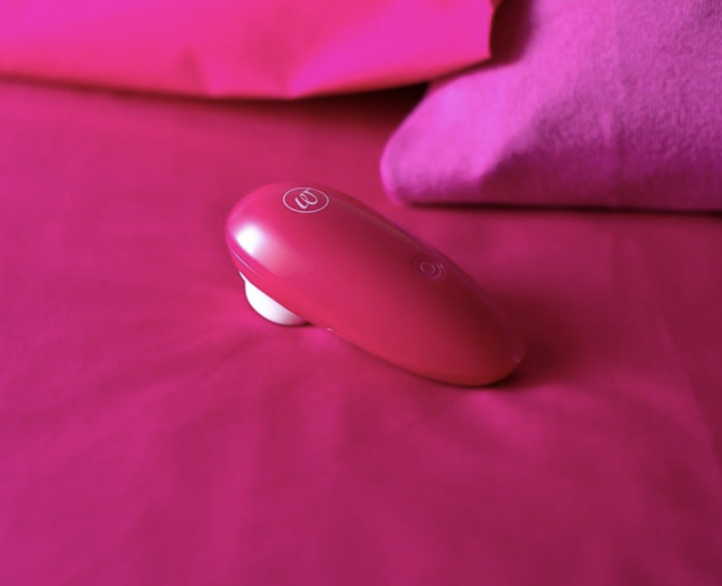     WOMANIZER Mini Red Wine