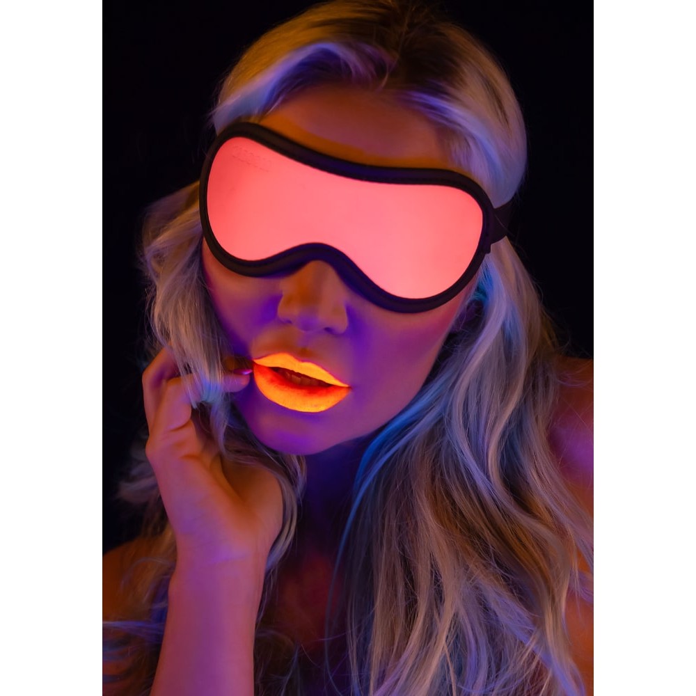      Taboom Intense Dark Blindfold