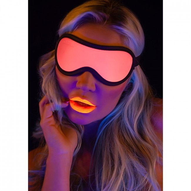      Taboom Intense Dark Blindfold