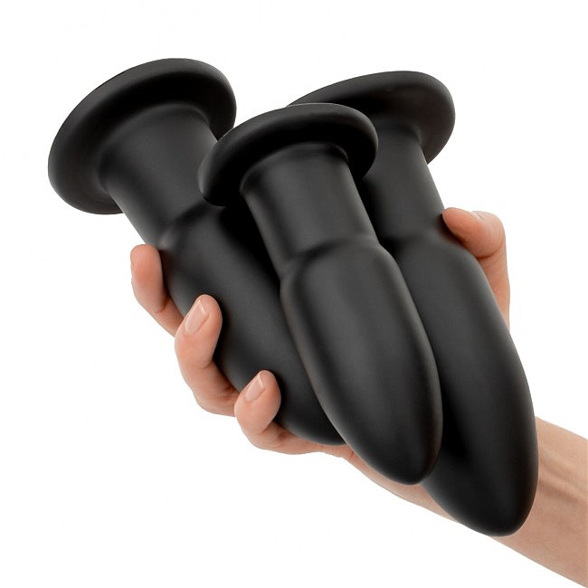    BUTTR — Cluster Bombs Anal Training Set