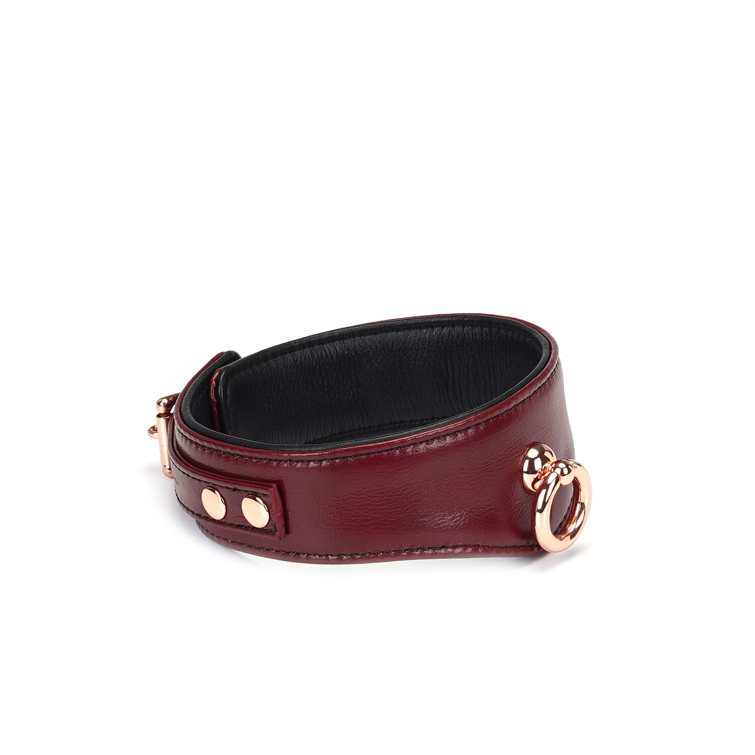     Liebe Seele Wine Red Curved Collar, -
